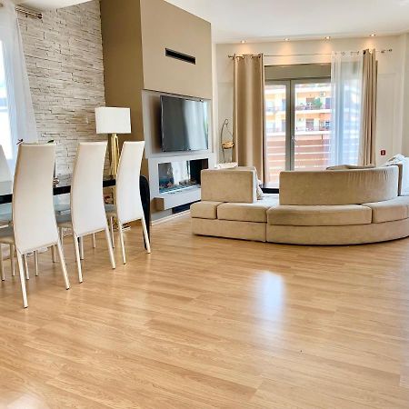 Cozy Apartment With Parking Near The City Center Athen Exterior foto