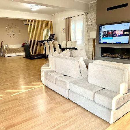 Cozy Apartment With Parking Near The City Center Athen Exterior foto
