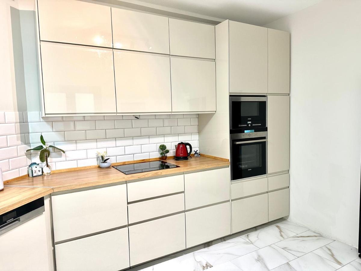Cozy Apartment With Parking Near The City Center Athen Exterior foto