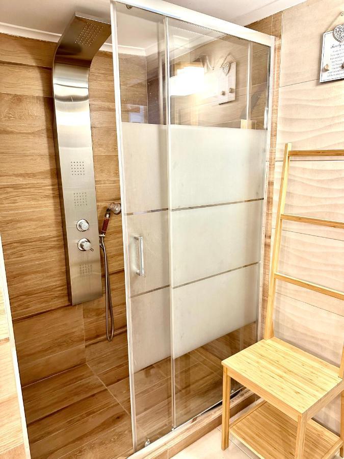 Cozy Apartment With Parking Near The City Center Athen Exterior foto