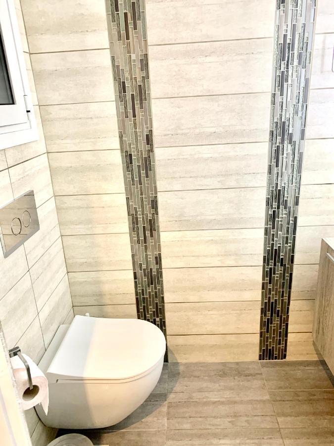 Cozy Apartment With Parking Near The City Center Athen Exterior foto