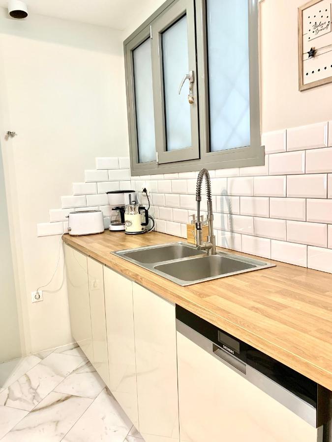 Cozy Apartment With Parking Near The City Center Athen Exterior foto